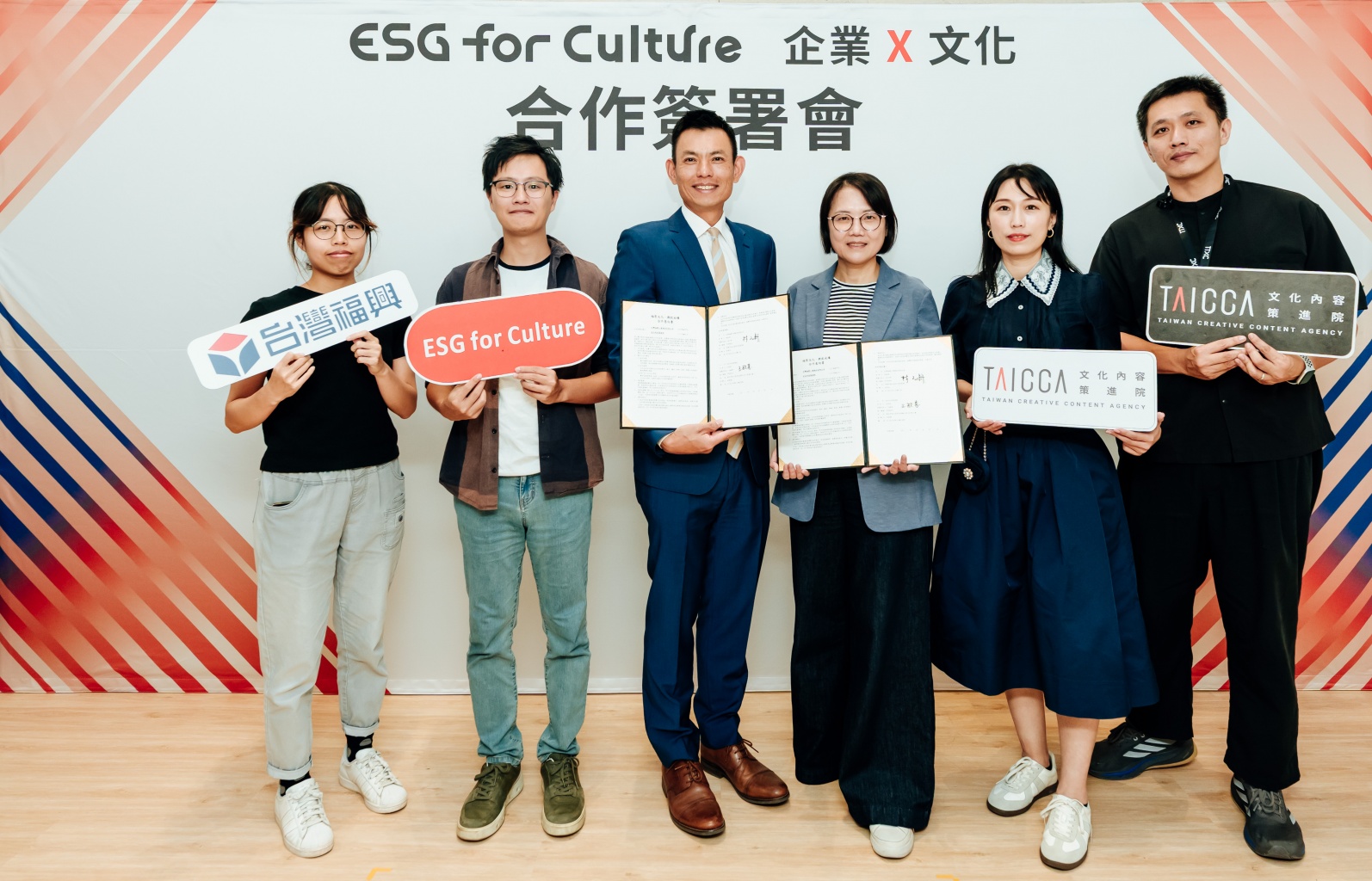 1A4264B83AC4CB976F14BAE68D87F2D4530BA642.jpeg (434 KB)